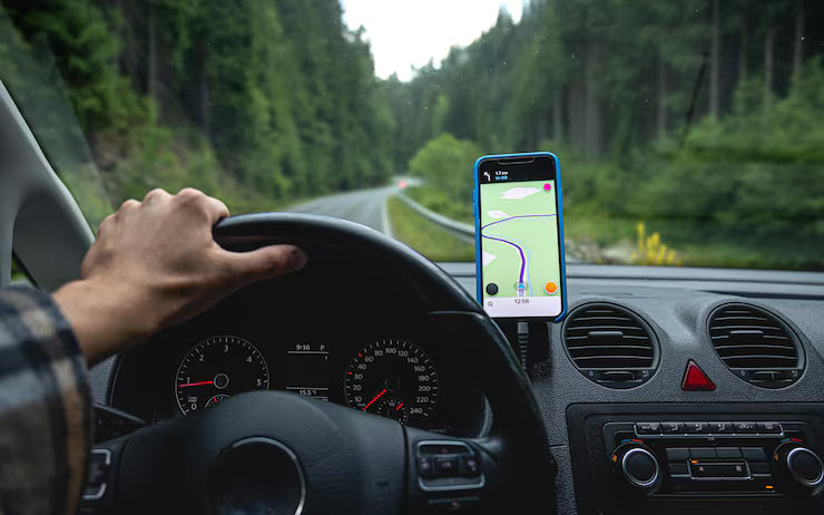 Mini GPS Car Tracker  جهاز تتبع السيارات صغير الحجم بنظام تحديد المواقع العالمي (GPS)